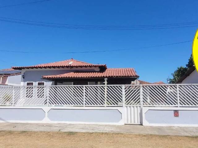 #1101 - Casa para Venda em Araruama - RJ